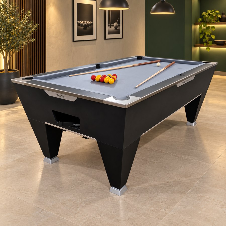 Fabrication sur commande. Table noire au tapis gris.